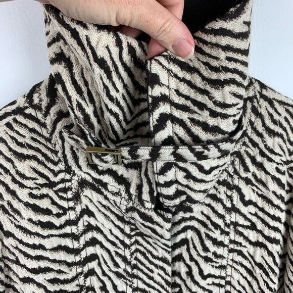 Carlisle Zebra Striped Wool Blend Blazer - Picture 9 of 11